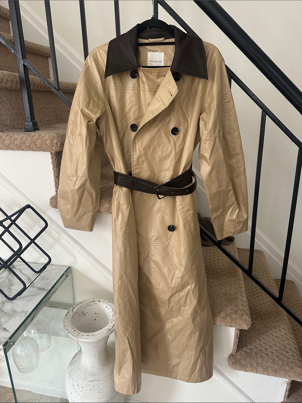 Avec les fillis trench Coat with Dark Brown Collar and Belt